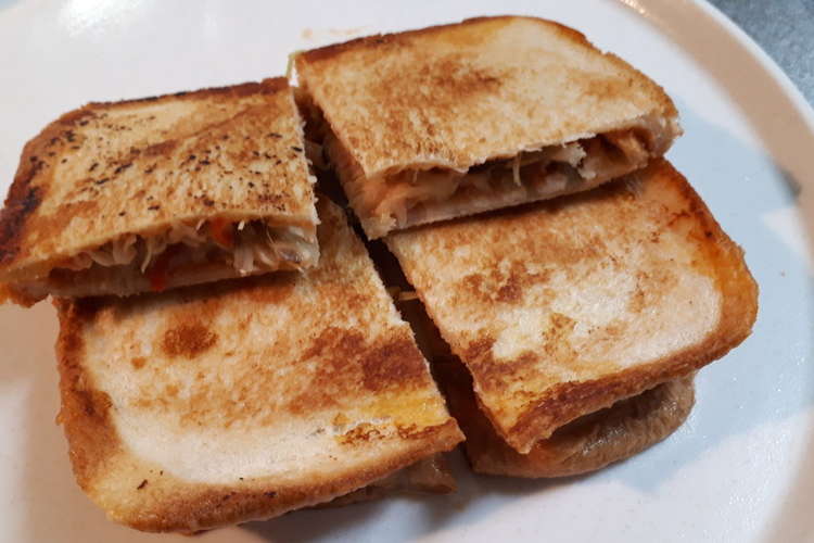 コンビニサラダの残りを使ったホットサンド レシピ 作り方 By Dosanasa7 クックパッド 簡単おいしいみんなのレシピが352万品
