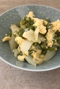 エンドウ豆と新玉ねぎの卵とじ