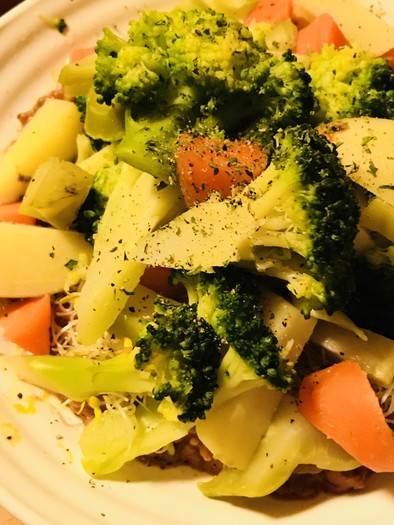 ブロッコリー＆スプラウトの温野菜サラダの写真