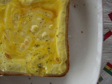 じゅわっと卵チーズトーストの写真