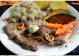 安いお肉で…がっつりステーキ
