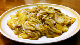 新たま・新じゃがの味噌カレー炒め。