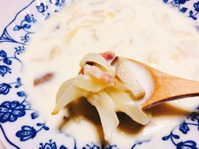 新玉ねぎを使ったミルクスープ