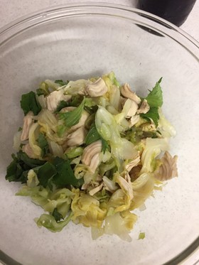 暑い日に。キャベツとササミの大葉蒸し
