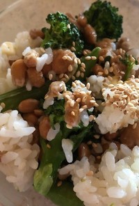 納豆とブロッコリーのマヨご飯