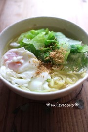 m簡単!半熟卵とレタスの塩ラーメンの写真