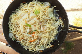 キャンプで使える「らっきょう塩焼きそば」