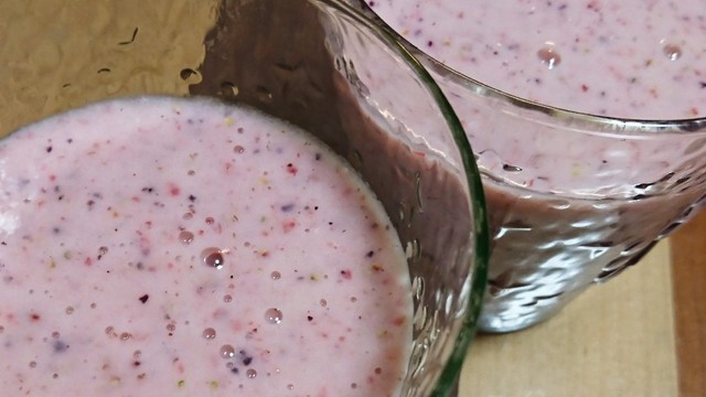 ビタミンたっぷり ベリーキウイスムージー レシピ 作り方 By Catherine クックパッド 簡単おいしいみんなのレシピが351万品