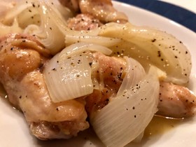 新たまねぎと手羽元の白ワイン煮