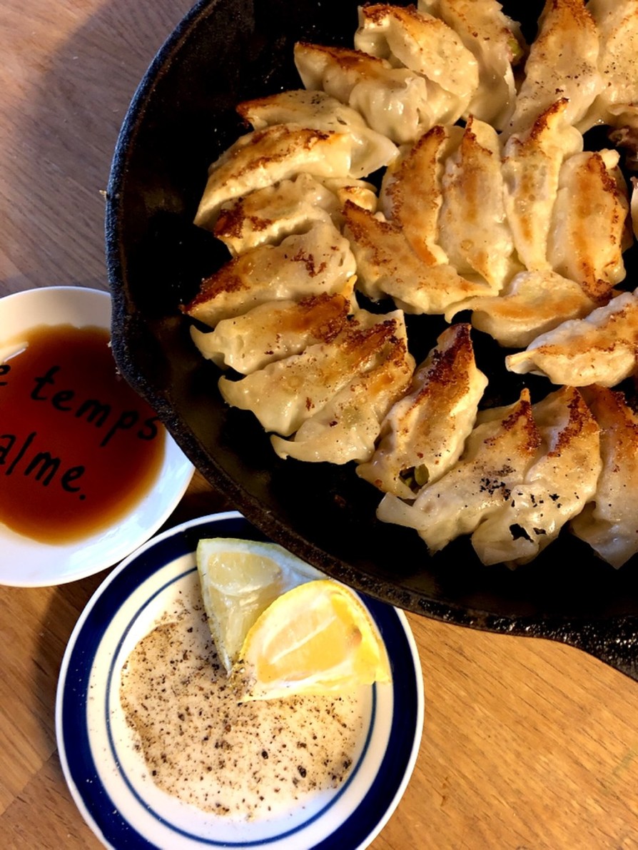 餃子のタレ 2種類 餃子パーティーにもの画像