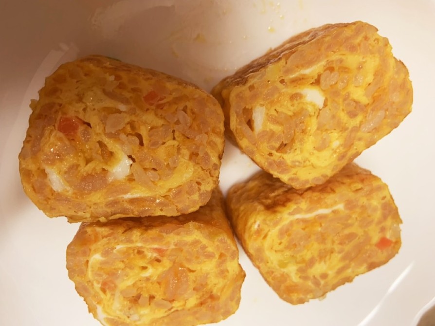 食べごたえバッチリ☆チキンライスの卵焼きの画像