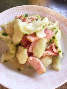 加賀太きゅうりとベーコンの炒め物