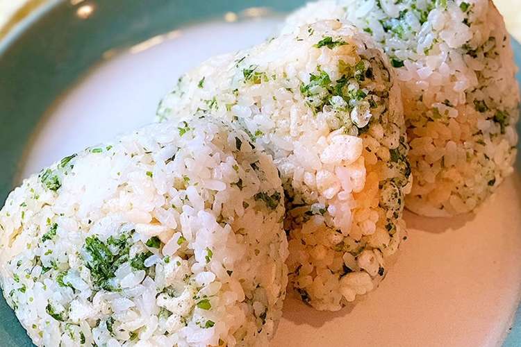 3分で完成 やみつき 悪魔のおにぎり レシピ 作り方 By Ayakat0911 クックパッド 簡単おいしいみんなのレシピが357万品