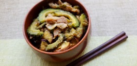 夏も秋も!豚肉、ゴーヤ、なすのみそ炒め!