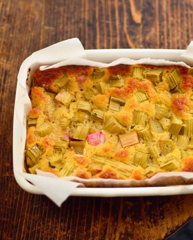 簡単美味!ルバーブの混ぜて焼くだけケーキ