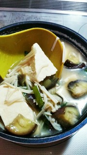 なすの味噌汁の写真