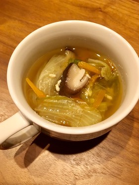 1歳〜!子どもと一緒に作れるレタススープ
