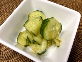 キュウリのちょい辛マリネ