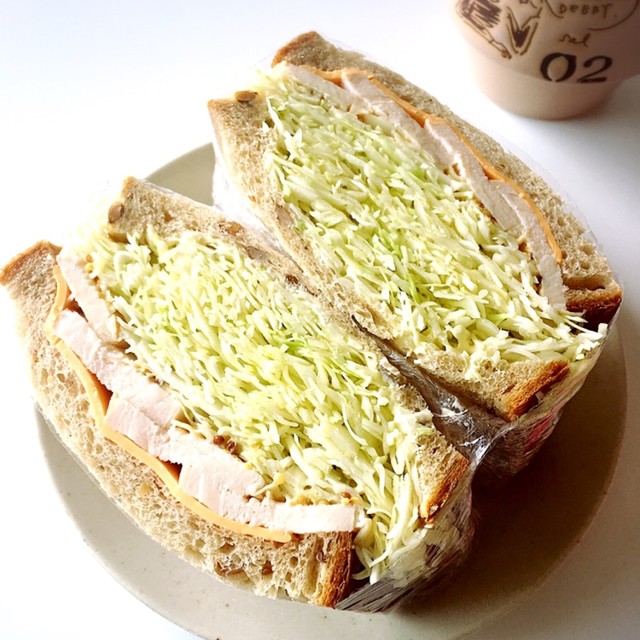 キャベツたっぷりチキンのボリュームサンド レシピ 作り方 By Yukiki クックパッド 簡単おいしいみんなのレシピが349万品