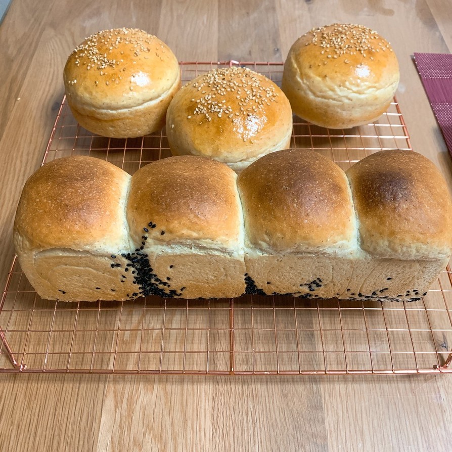 ミニスティック食パン型とバンズ3個の画像