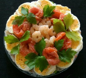 食べて満足美味しい!大人のお寿司ケーキ
