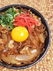 大満足!ガッツリでヘルシーな香ばし豚焼丼の写真