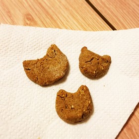 玄米粉とゴマのクッキー