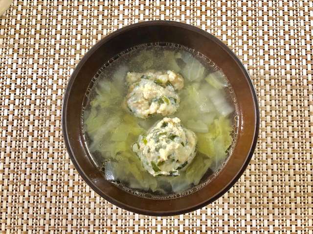 白菜とニラ入り鶏肉団子スープ By まにゃキッチン クックパッド
