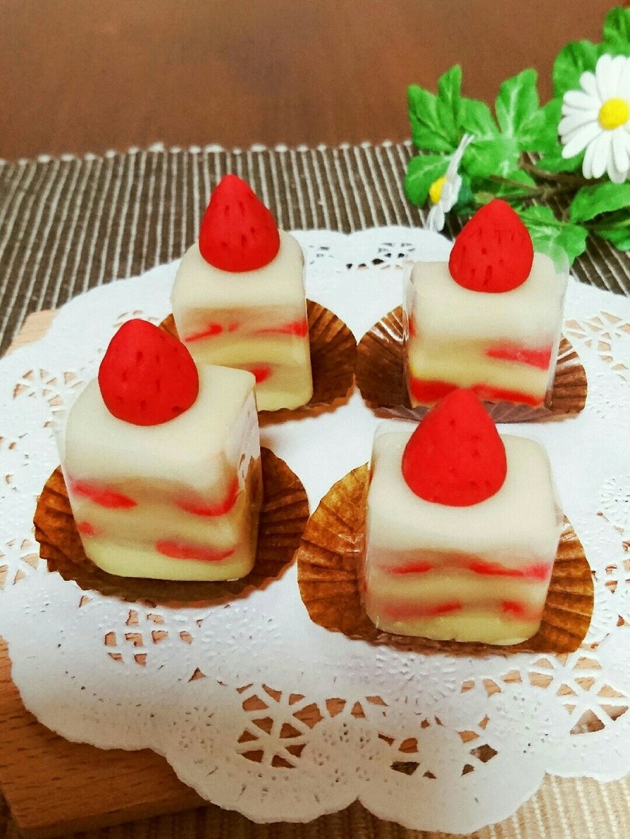練りきり餡で作る❤可愛い苺ショートケーキの画像