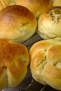 いちご酵母パン③クルミパンと芋餡パン