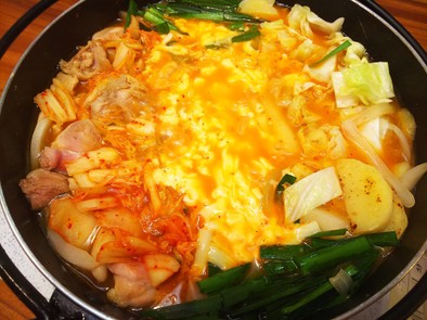 本格韓国料理・チーズダッカルビの写真
