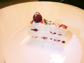 パンとヨーグルトのショートケーキ