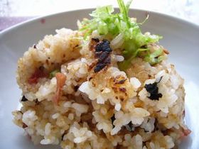 梅と海苔の味噌チャーハン