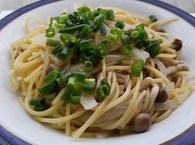 【節約】玉ねぎしめじのワンポットパスタ