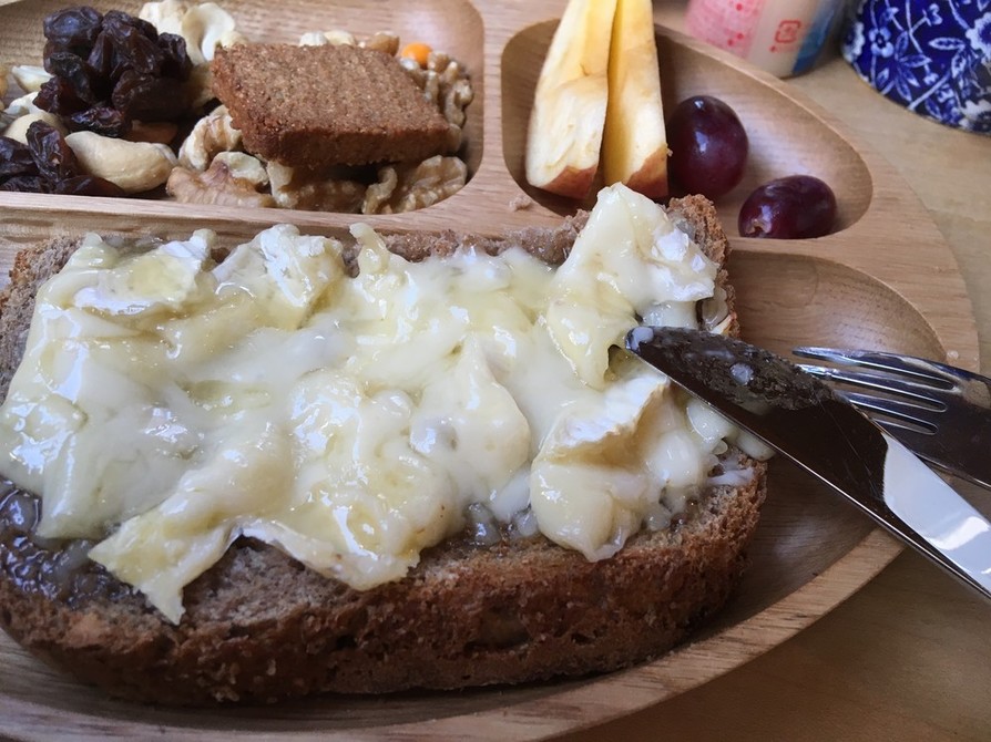 簡単５分！塩麹とハチミツのチーズトーストの画像