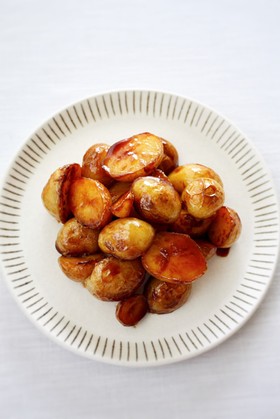 小さな新じゃがで簡単【新じゃがの甘辛煮】
