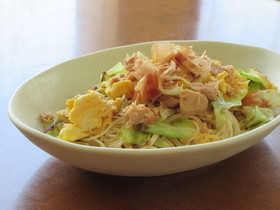 ツナとキャベツと卵のそうめんチャンプルー