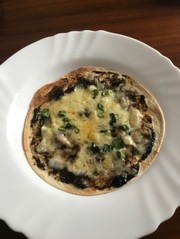 海苔の佃煮の簡単ピザ!の写真