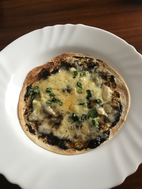 海苔の佃煮の簡単ピザ!