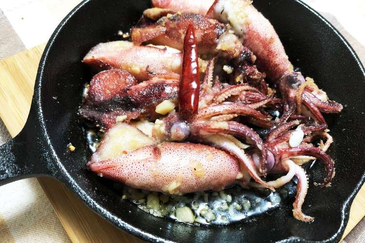簡単で美味しい ボイルイカのアヒージョ風 レシピ 作り方 By 羊の台所 クックパッド 簡単おいしいみんなのレシピが352万品