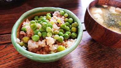採れたてグリーンピースの即席☆豆ご飯♥️の写真