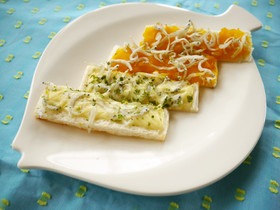 離乳食おやつ☆しらすの2色パンスティック