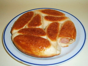 フライパンで焼くパン ソーセージパン