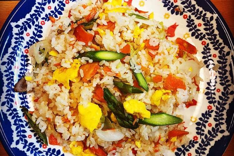 簡単 春アスパラと鮭のチャーハン レシピ 作り方 By さきる クックパッド