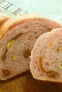 桜色のヨーグルトパン♥いちじくとナッツ