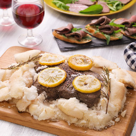 天塩で!レモン香る牛もも肉の塩釜焼き