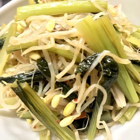 ピリ辛!大豆もやしと小松菜の炒めもの