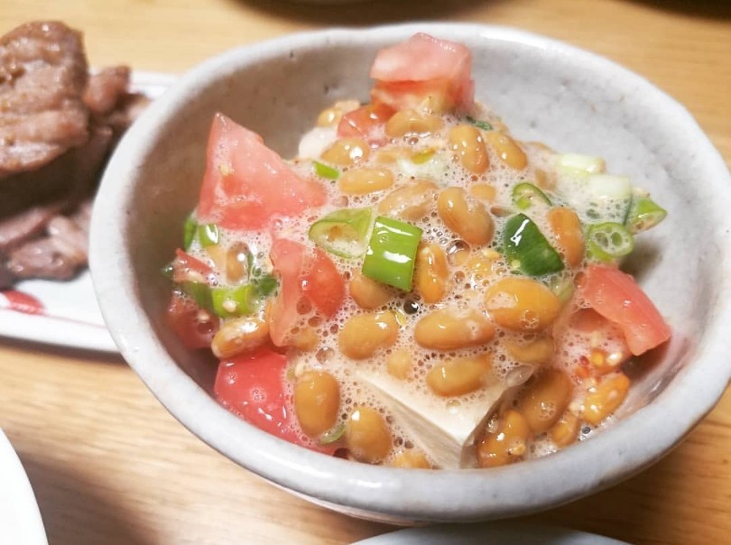 【夏にぴったり】納豆トマトの冷やっこの画像
