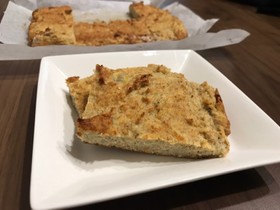 おからとバナナと全粒粉のケーキ