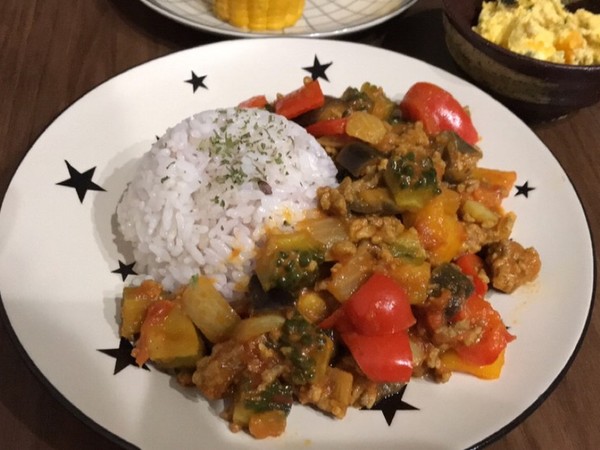 ゴーヤが主役◯夏野菜のキーマカレー